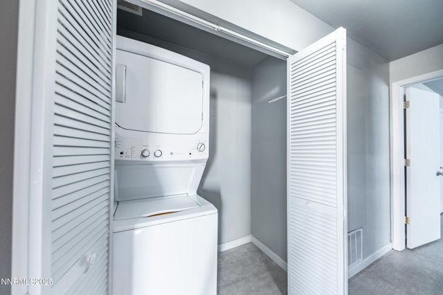 2679 Sycamore Glen Drive APT 4, Sparks, NV 89434