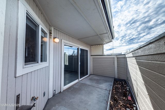 2679 Sycamore Glen Drive APT 4, Sparks, NV 89434