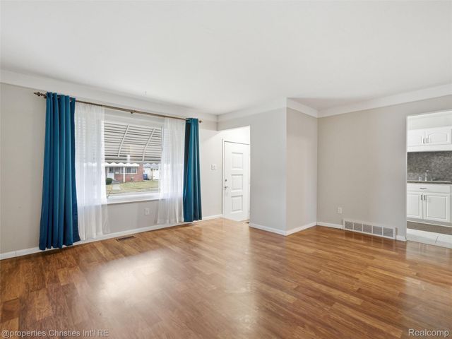 26628 Richard Drive, Warren, MI 48089