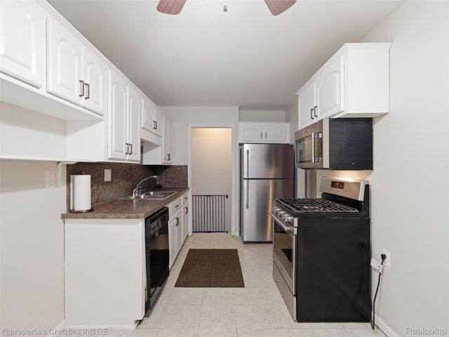 26628 Richard Drive, Warren, MI 48089