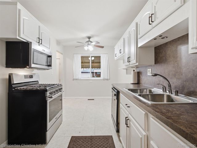 26628 Richard Drive, Warren, MI 48089