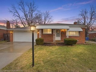 26628 Richard Drive, Warren, MI 48089