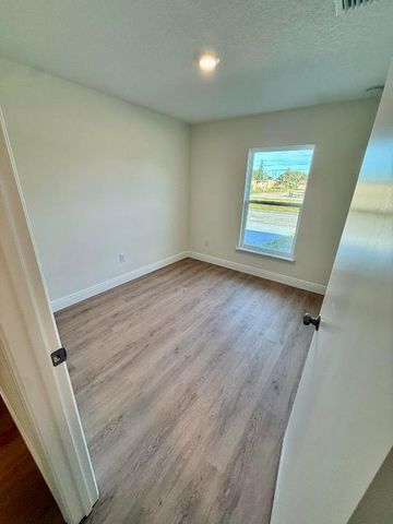 505 N 27th Street, Fort Pierce, FL 34947