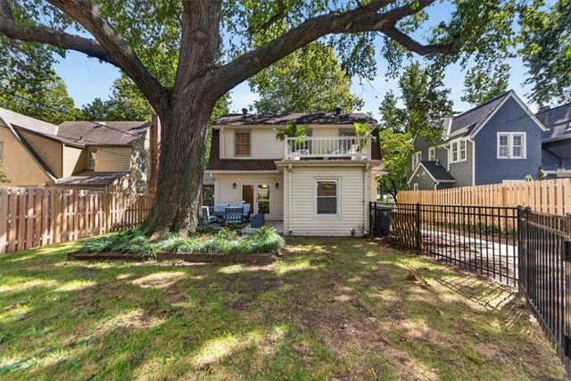 6848 Edgevale Road, Kansas City, MO 64113