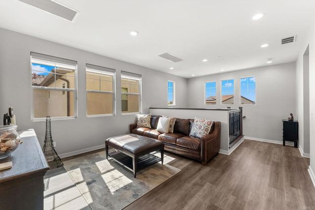 493 Village Greens Way, San Marcos, CA 92078