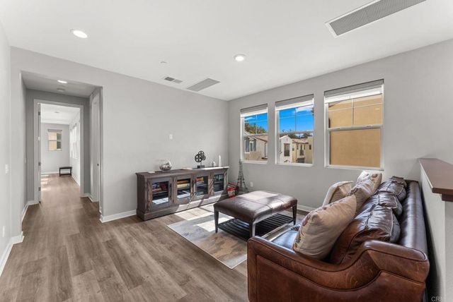 493 Village Greens Way, San Marcos, CA 92078