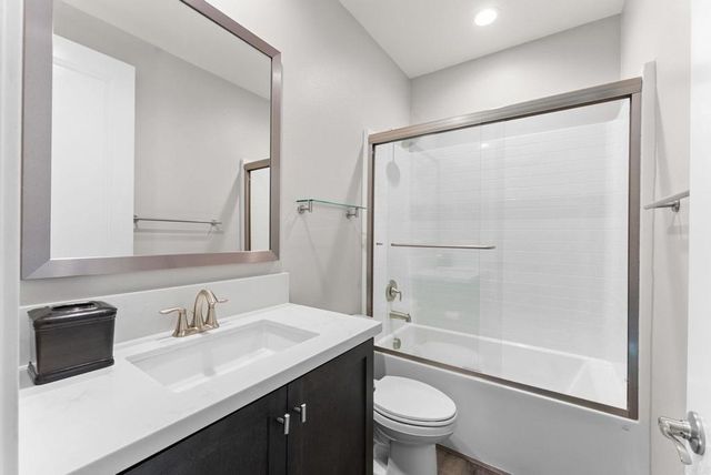 493 Village Greens Way, San Marcos, CA 92078