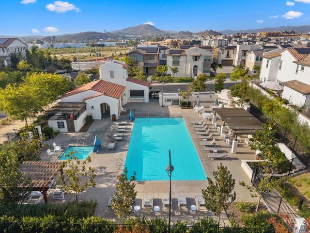 493 Village Greens Way, San Marcos, CA 92078