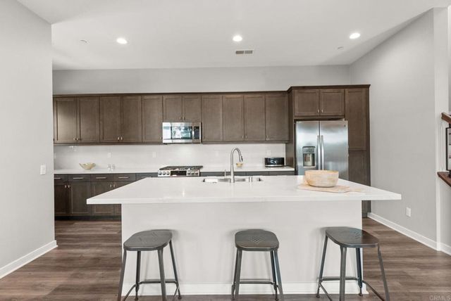 493 Village Greens Way, San Marcos, CA 92078