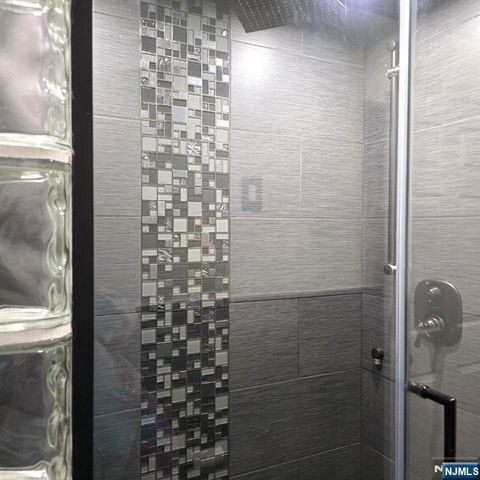 24 Van Vechten Street 2nd Fl., Newark, NJ 07114