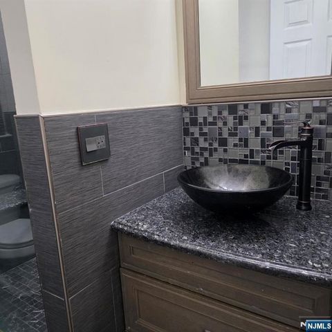 24 Van Vechten Street 2nd Fl., Newark, NJ 07114