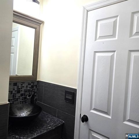 24 Van Vechten Street 2nd Fl., Newark, NJ 07114