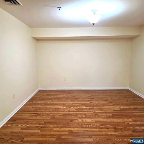 24 Van Vechten Street 2nd Fl., Newark, NJ 07114