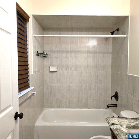 24 Van Vechten Street 2nd Fl., Newark, NJ 07114