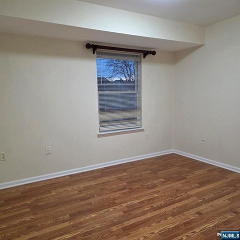 24 Van Vechten Street 2nd Fl., Newark, NJ 07114