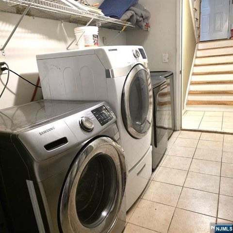 24 Van Vechten Street 2nd Fl., Newark, NJ 07114