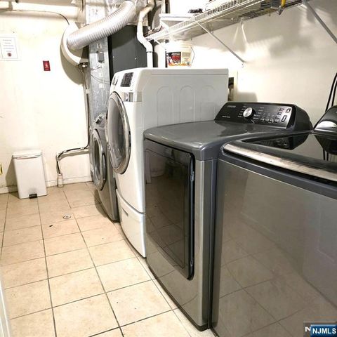 24 Van Vechten Street 2nd Fl., Newark, NJ 07114