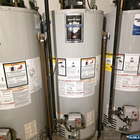 24 Van Vechten Street 2nd Fl., Newark, NJ 07114