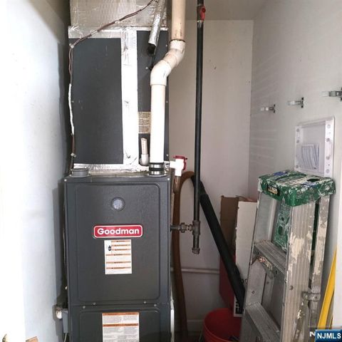 24 Van Vechten Street 2nd Fl., Newark, NJ 07114