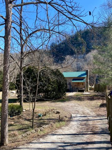 300 Palisades Road, Harrodsburg, KY 40330