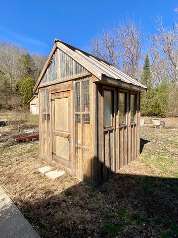 300 Palisades Road, Harrodsburg, KY 40330