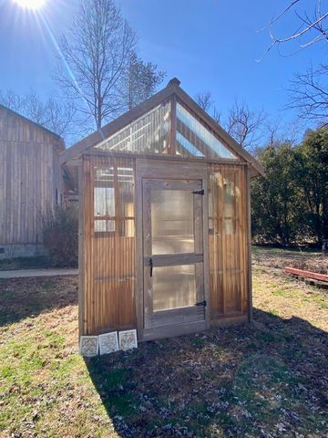 300 Palisades Road, Harrodsburg, KY 40330