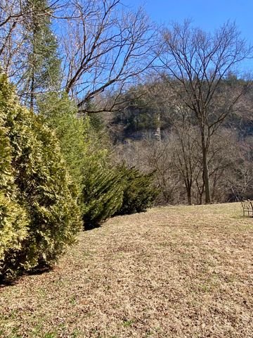 300 Palisades Road, Harrodsburg, KY 40330