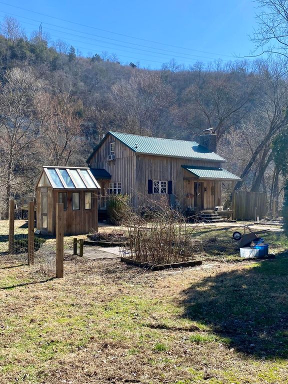 300 Palisades Road, Harrodsburg, KY 40330