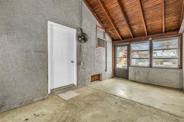 4212 Seigman Avenue, Columbus, OH 43213