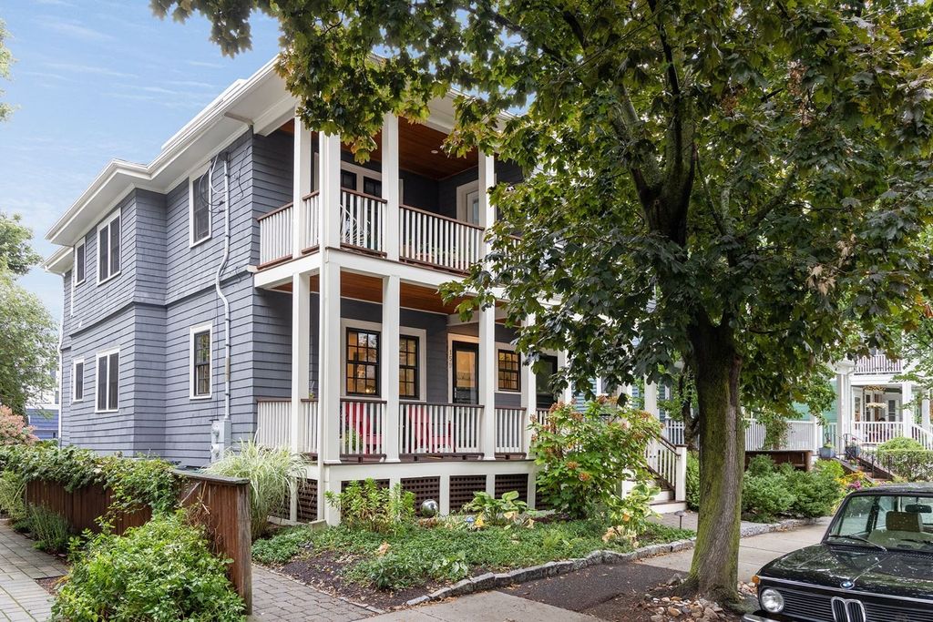 159 Fayerweather Street 1, Cambridge, MA 02138