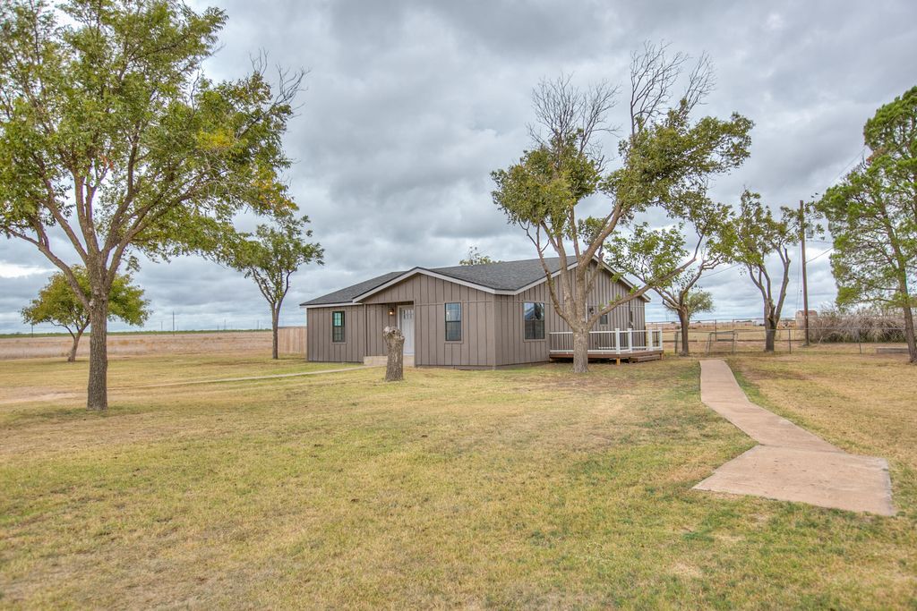 Image 1 of property listing at 8121 S Ratliff Road, San Angelo, TX 76904