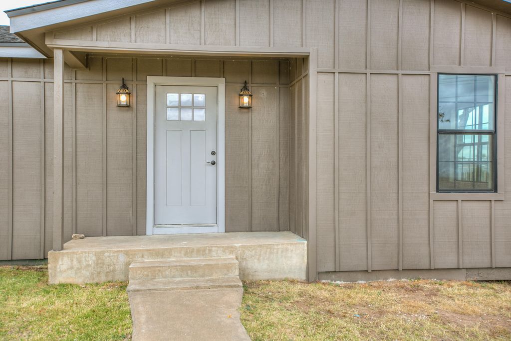 Image 30 of property listing at 8121 S Ratliff Road, San Angelo, TX 76904