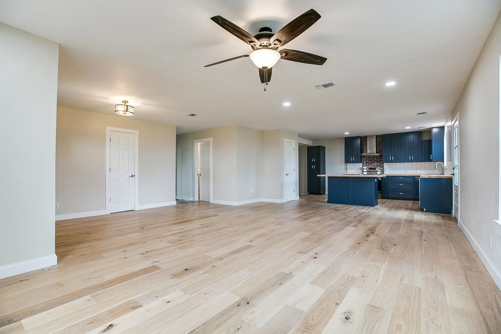 Image 7 of property listing at 8121 S Ratliff Road, San Angelo, TX 76904