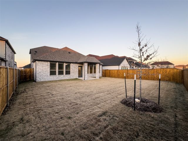 566 Silver Springs Lane, Lavon, TX 75166