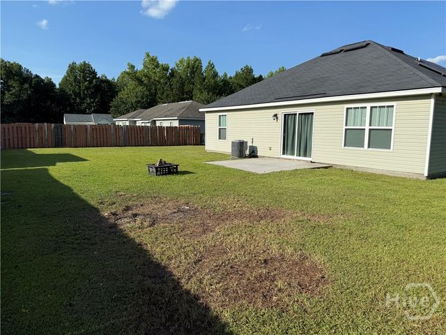 102 Black Pine Drive, Springfield, GA 31329