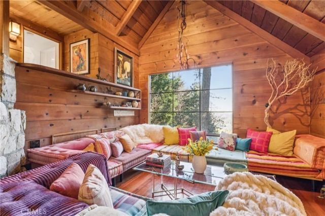 840 Coyote Walk, Lake Arrowhead, CA 92352