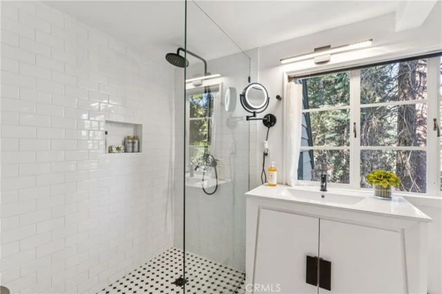840 Coyote Walk, Lake Arrowhead, CA 92352