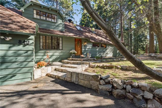 840 Coyote Walk, Lake Arrowhead, CA 92352
