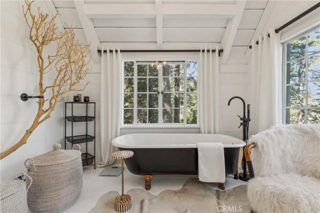 840 Coyote Walk, Lake Arrowhead, CA 92352