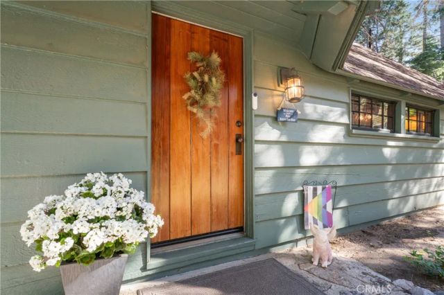 840 Coyote Walk, Lake Arrowhead, CA 92352