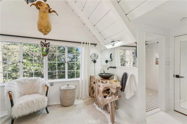 840 Coyote Walk, Lake Arrowhead, CA 92352