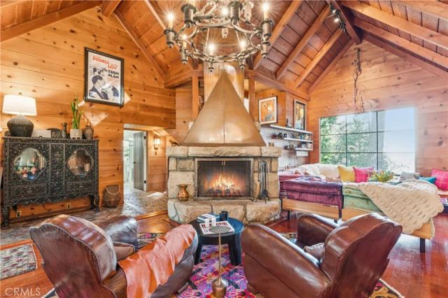 840 Coyote Walk, Lake Arrowhead, CA 92352