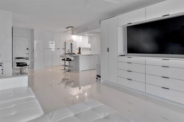 2501 S Ocean Drive 1515, Hollywood, FL 33019