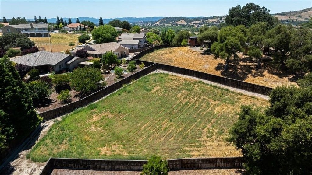 Image 1 of property listing at 609 Navajo, Paso Robles, CA 93446