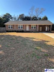 2109 Eaton Cir, Florence, SC 29501