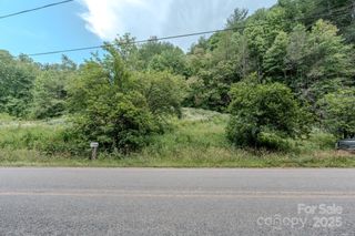 582 Poplar Creek Road, Green Mountain, NC 28740