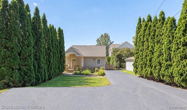 9701 Norman Road, Clarkston, MI 48348