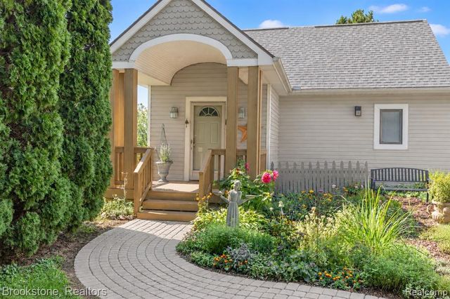 9701 Norman Road, Clarkston, MI 48348