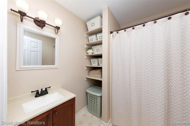 9701 Norman Road, Clarkston, MI 48348