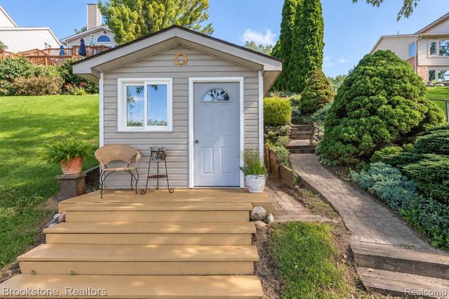 9701 Norman Road, Clarkston, MI 48348